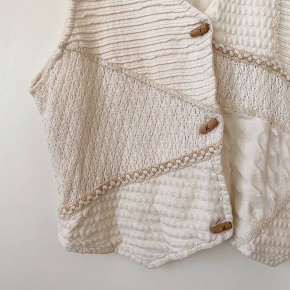 Vintage Shenanigans Toggle Vest - Picture 3 of 3